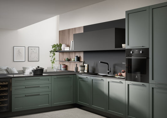 CLIO 06 - Cucina con penisola e ante a telaio