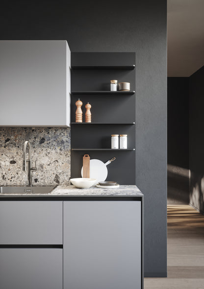 DOMINO 09 - Cucina lineare duratura con boiserie