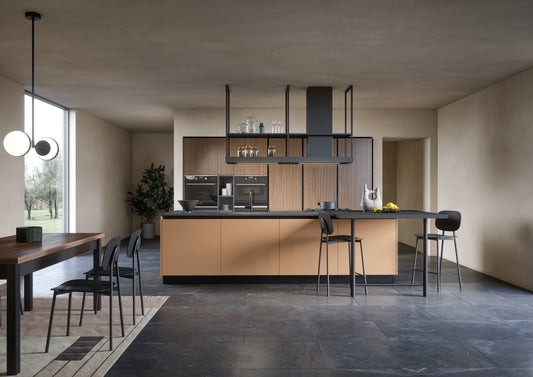 LUCE 03 - Cucina con isola laccata color pesca